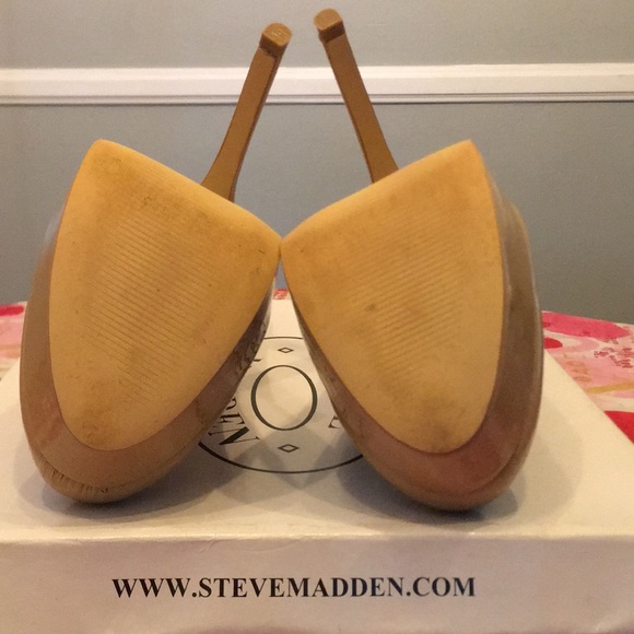Steve Madden Blush Patent Leather Platforms - Picture 3 of 6